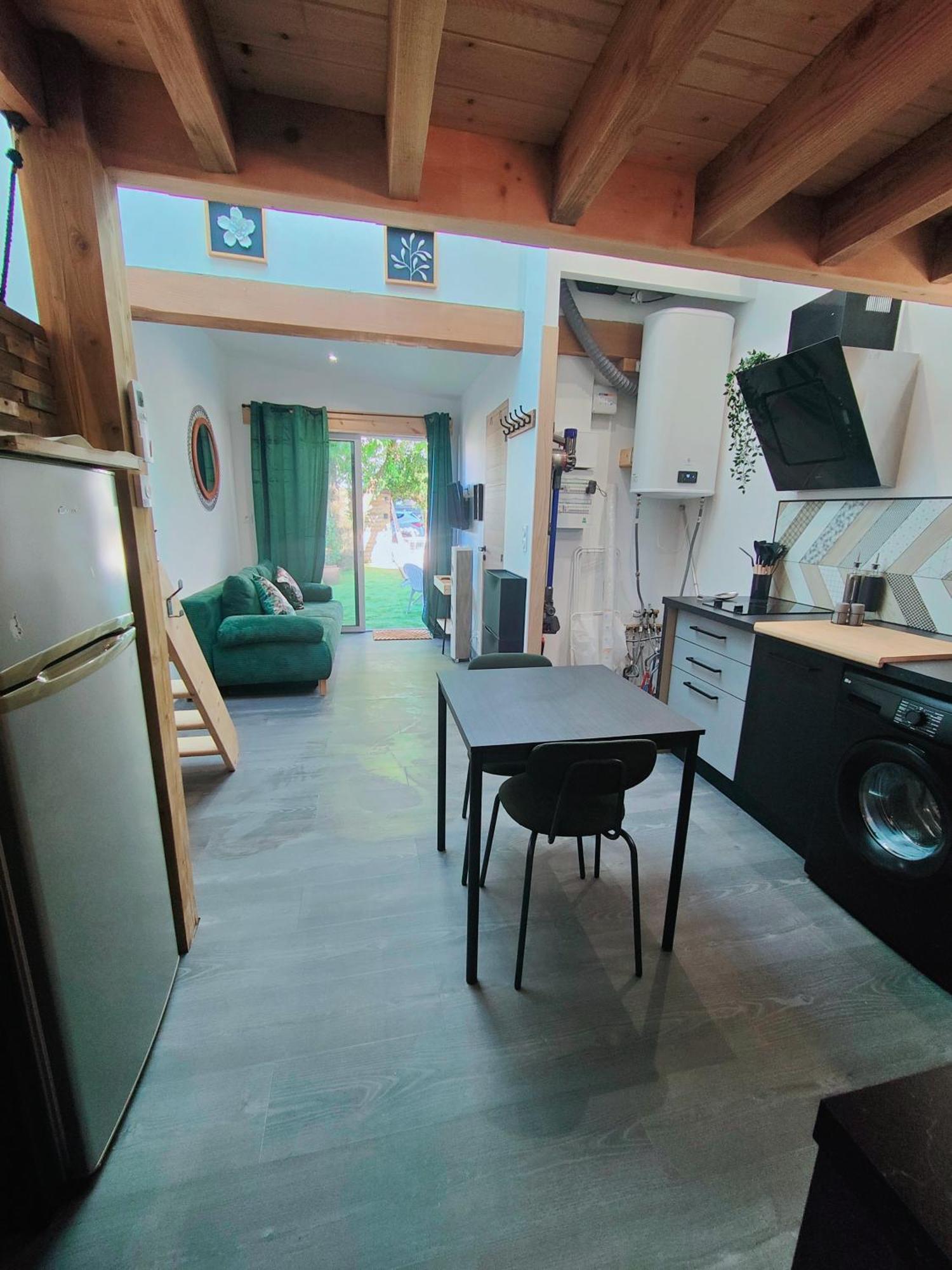 雅莱地区圣梅达尔Tiny House Avec Jardin Et Acces Piscine Chauffee别墅 外观 照片