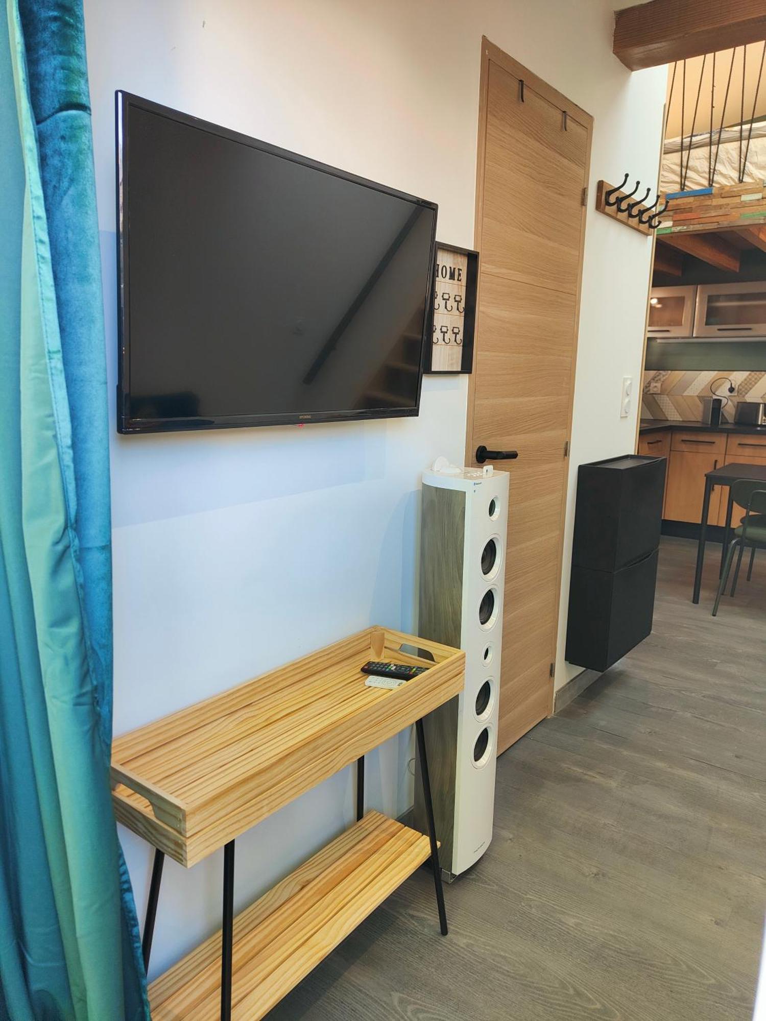 雅莱地区圣梅达尔Tiny House Avec Jardin Et Acces Piscine Chauffee别墅 外观 照片