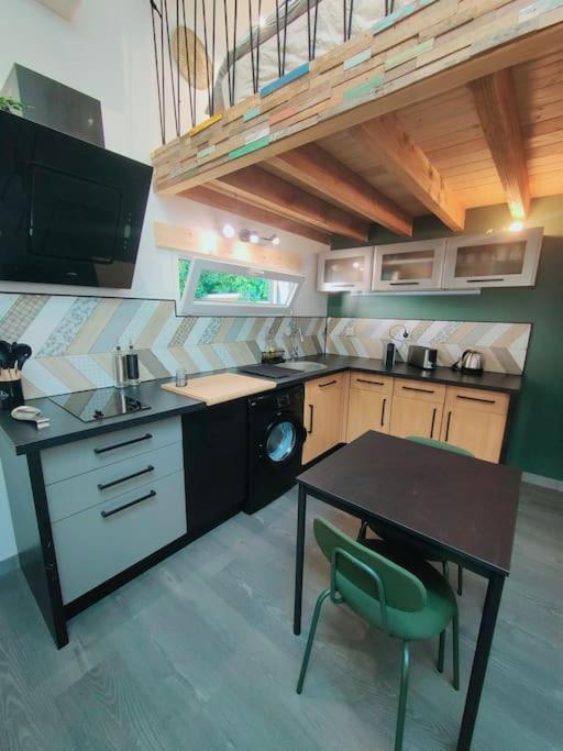 雅莱地区圣梅达尔Tiny House Avec Jardin Et Acces Piscine Chauffee别墅 外观 照片